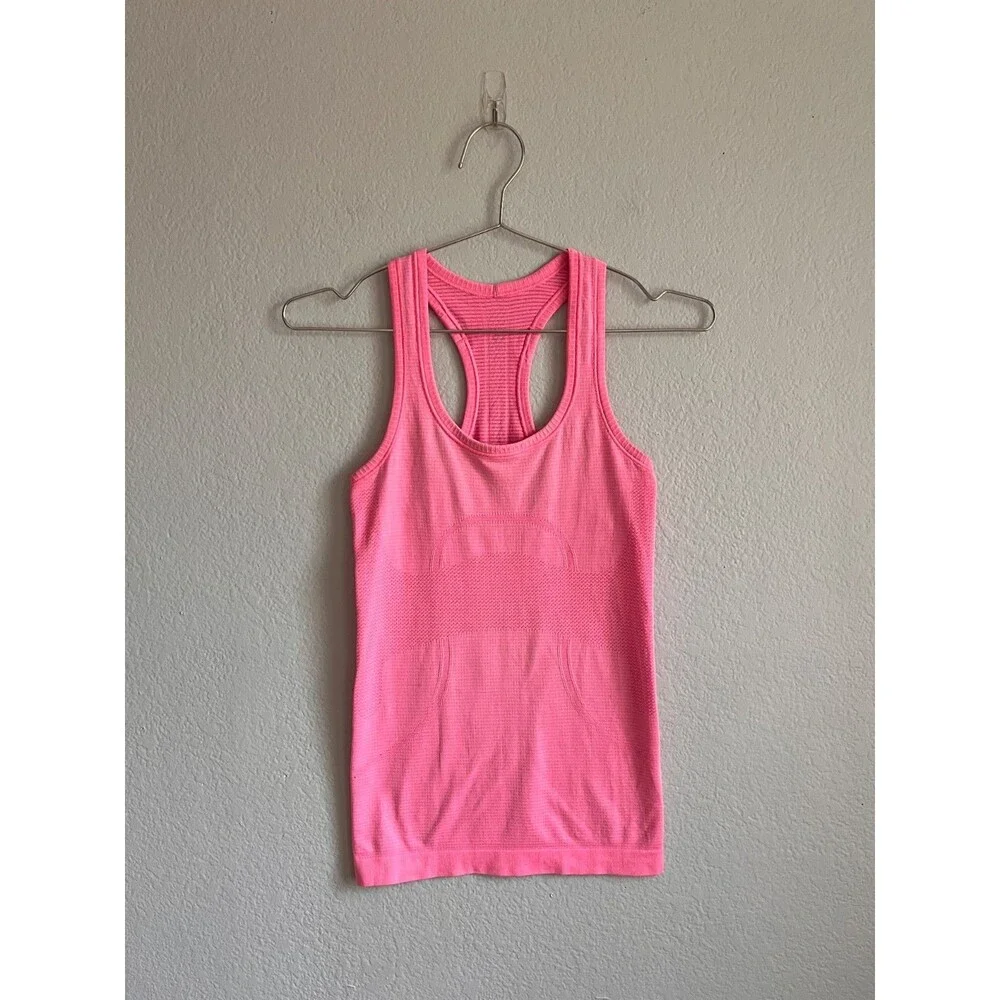 Lululemon Swiftly Racerback Tank in Pink Size US 2